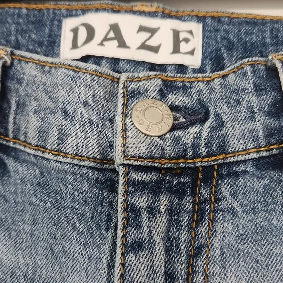 Daze Distressed jeans in great condition! - Picture 2 of 12